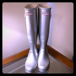 Good Condition Hunter Rain Boots